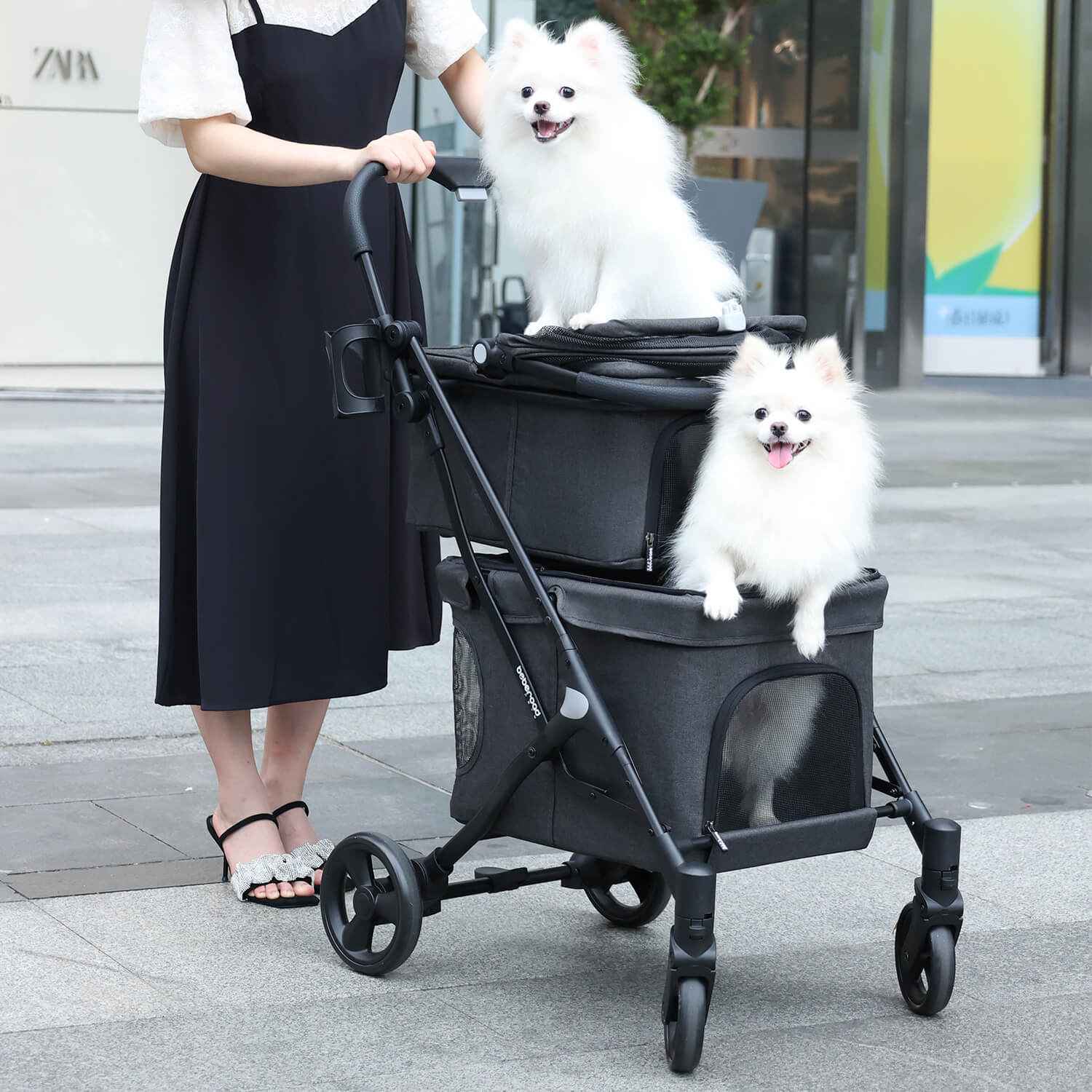 Beberoad T1 double pet stroller with pets enjoying an outdoor adventure